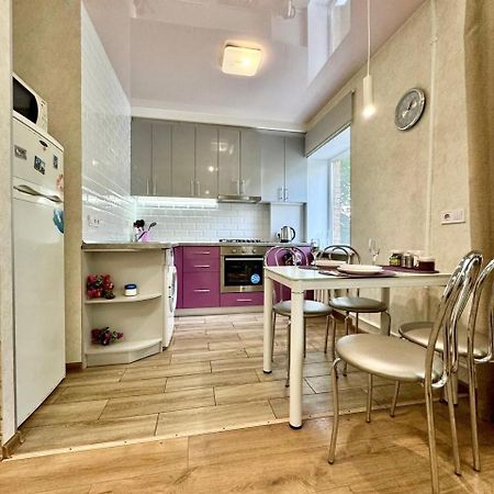 Apartpoltava Витончені Апартаменти Біля Лялькового Театру, Звітна Документація Для Відрядження, Банківський Чек Extérieur photo