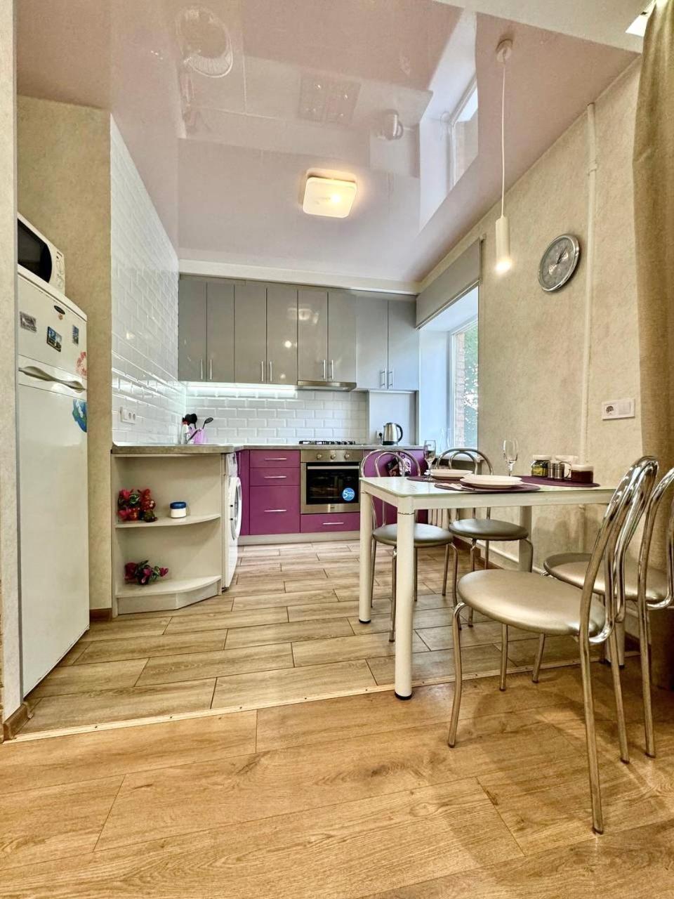Apartpoltava Витончені Апартаменти Біля Лялькового Театру, Звітна Документація Для Відрядження, Банківський Чек Extérieur photo