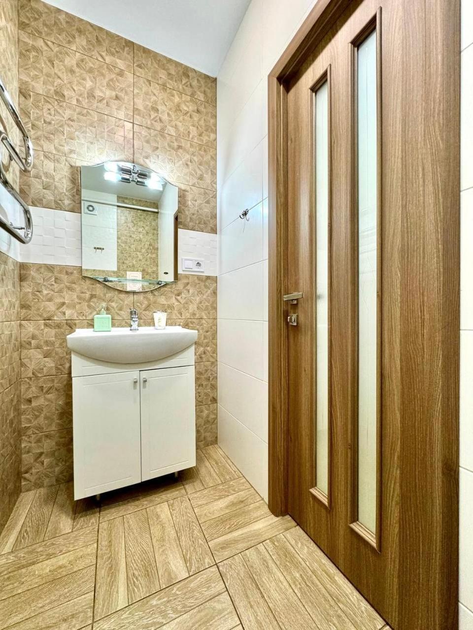 Apartpoltava Витончені Апартаменти Біля Лялькового Театру, Звітна Документація Для Відрядження, Банківський Чек Extérieur photo
